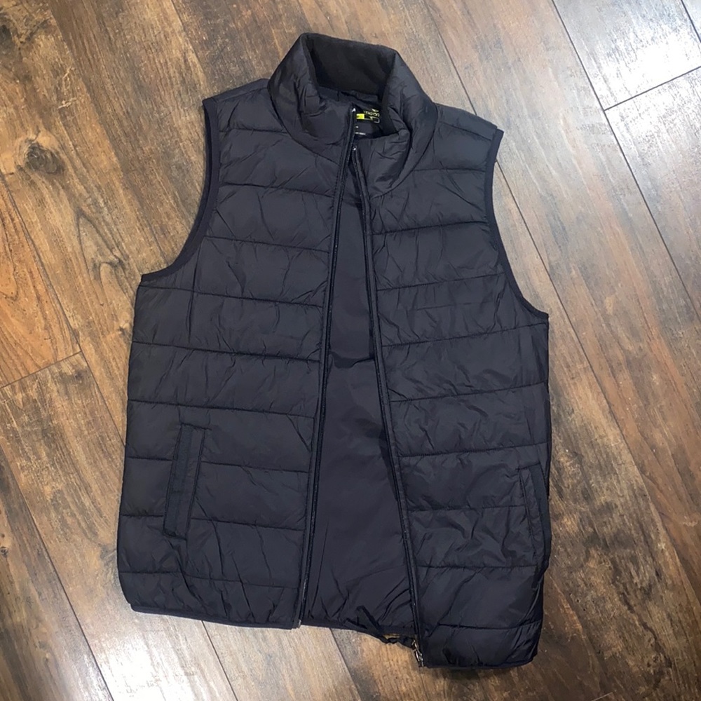 Black puffer vest